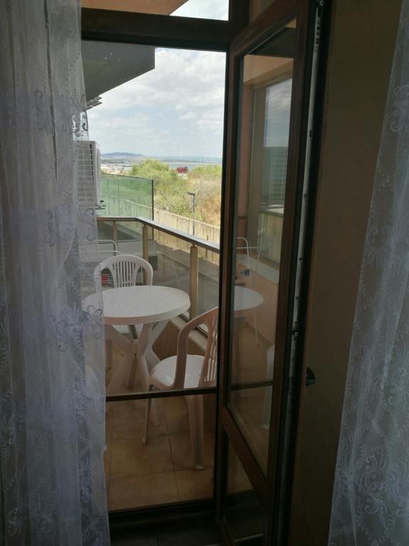 Sunshine Apartment Pomorie Exterior photo